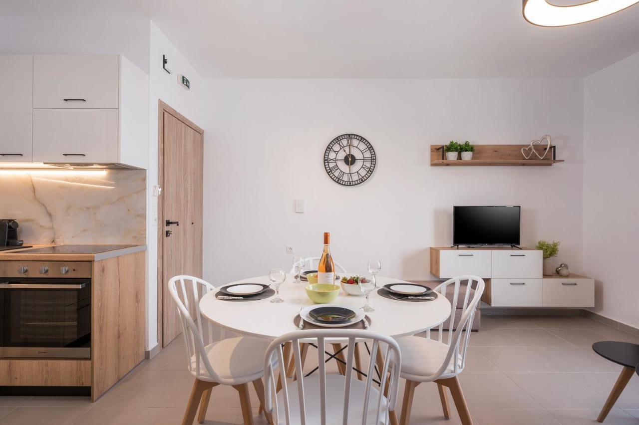 Indigo Blue Seaside Deluxe Apartments كيساموس المظهر الخارجي الصورة
