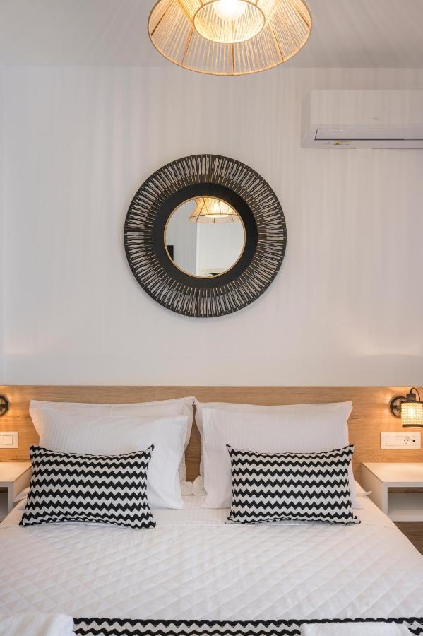 Indigo Blue Seaside Deluxe Apartments كيساموس المظهر الخارجي الصورة