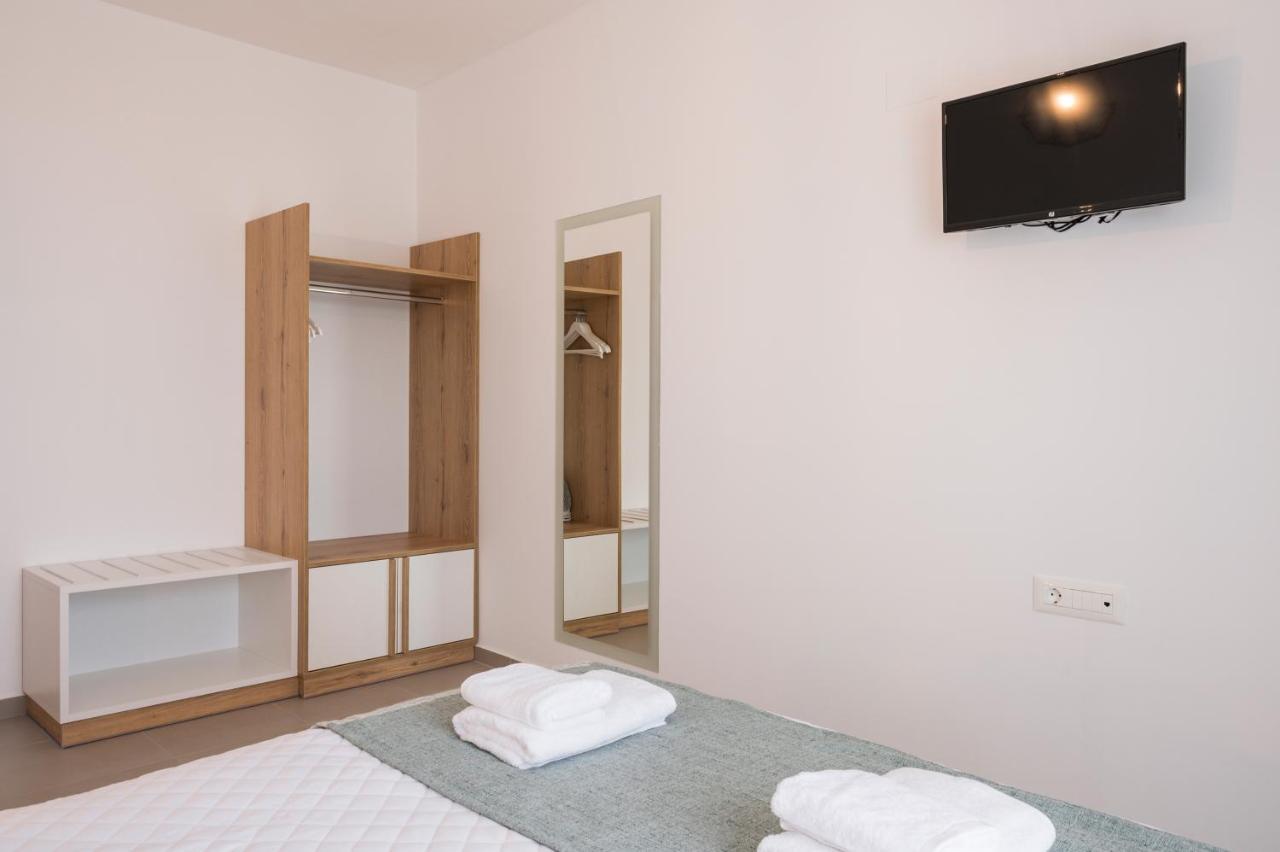 Indigo Blue Seaside Deluxe Apartments كيساموس المظهر الخارجي الصورة