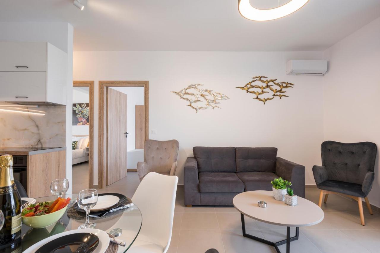 Indigo Blue Seaside Deluxe Apartments كيساموس المظهر الخارجي الصورة