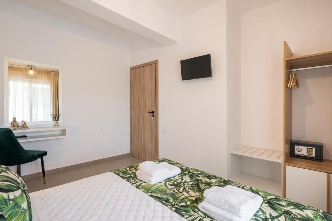 Indigo Blue Seaside Deluxe Apartments كيساموس المظهر الخارجي الصورة